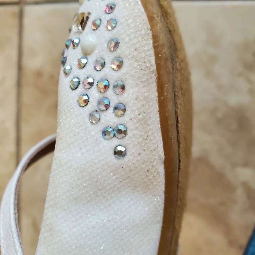 Link girl's shoes. Size 5